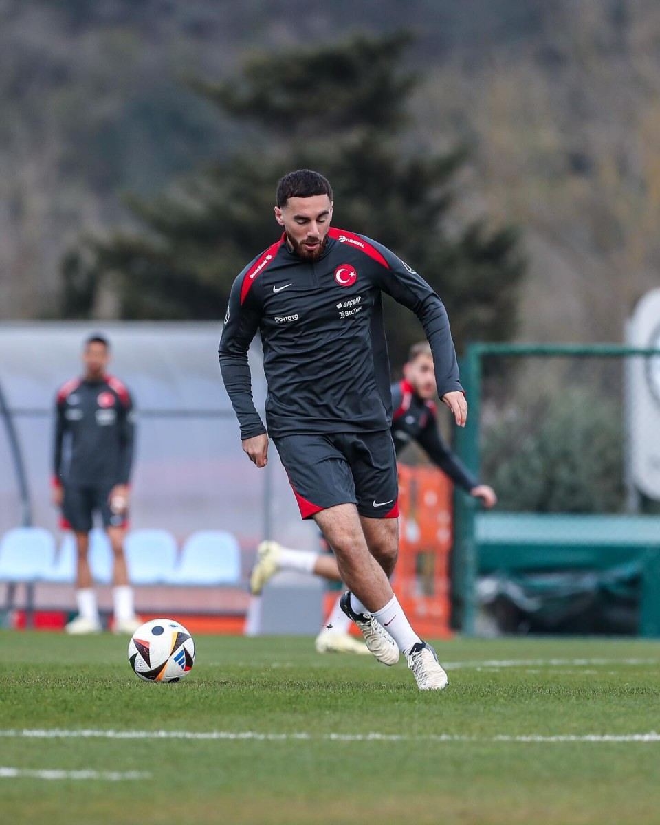 厄尔士布吕克签下土耳其国脚，增强实力的简单介绍