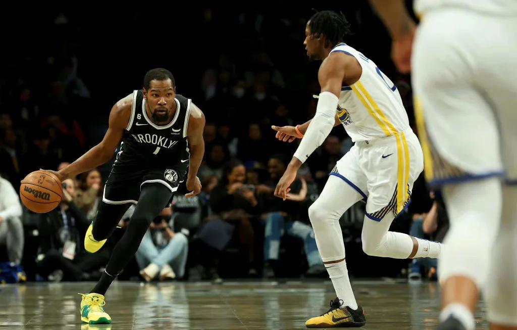 包含篮网队在主场出色表现，取得重要胜利的词条