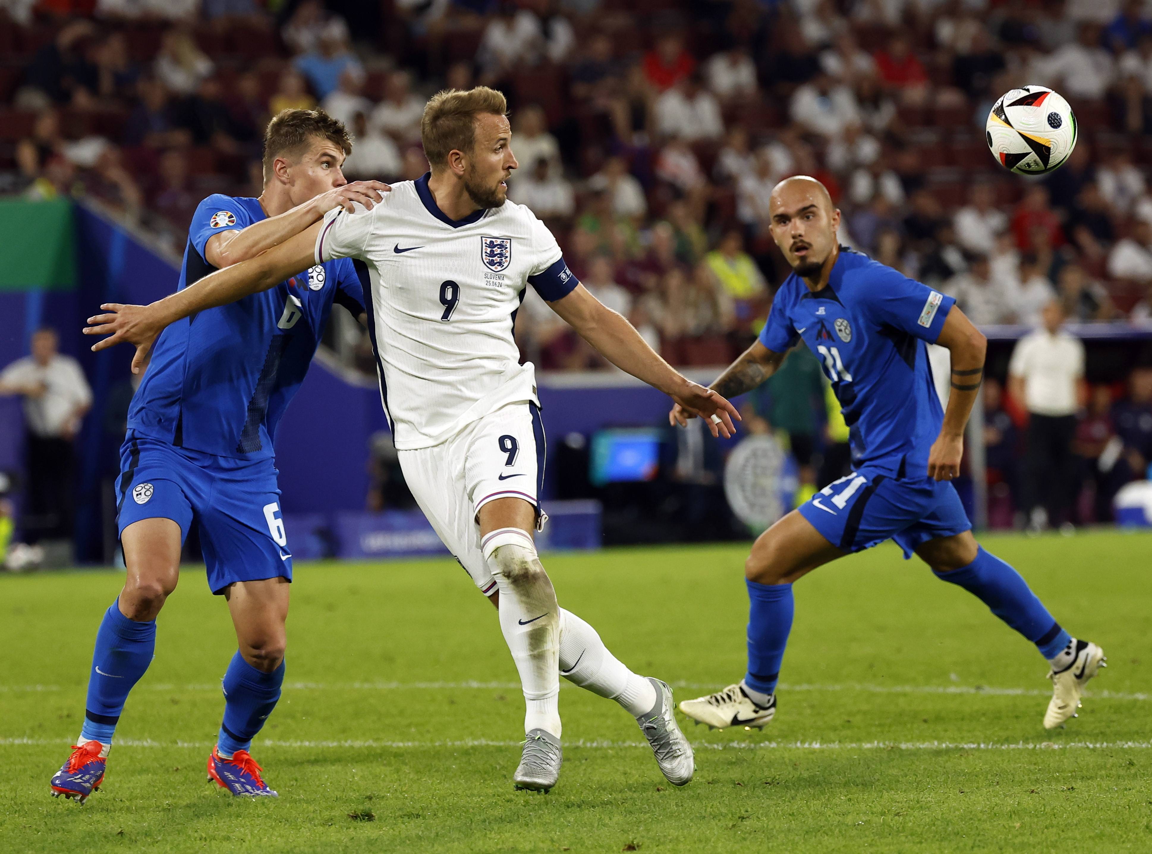 包含罗马尼亚小胜希腊，晋级欧锦赛半决赛的词条