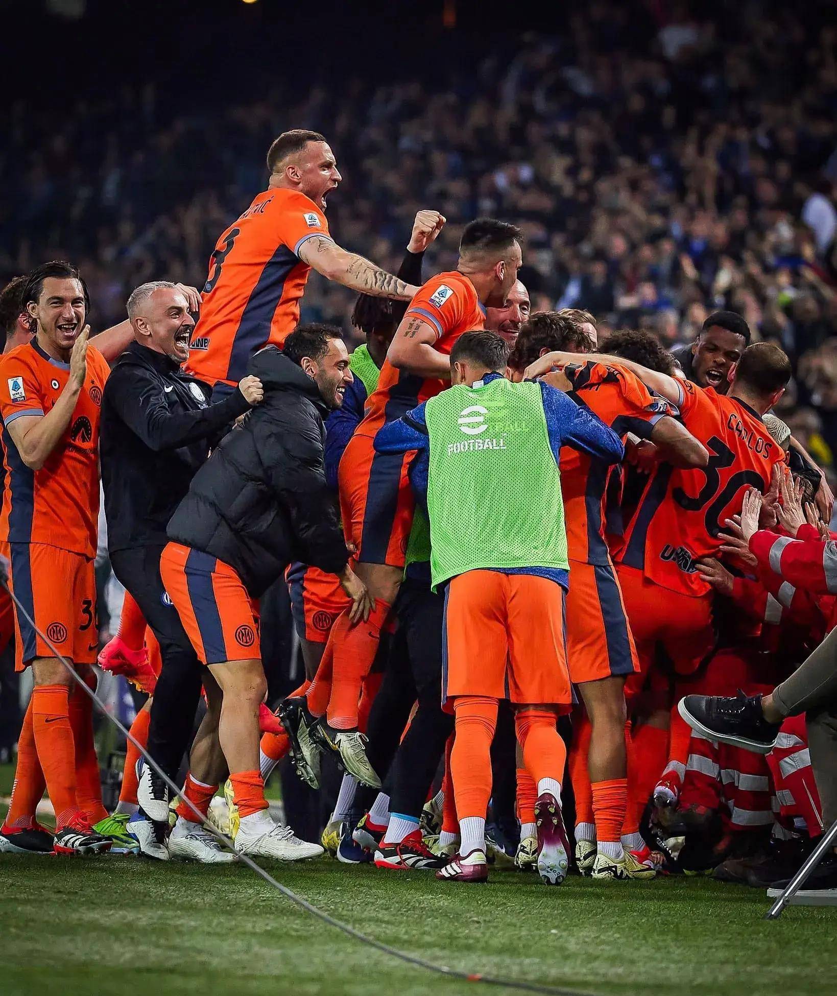 AC米兰主场惨败乌迪内斯，遭遇重挫的简单介绍