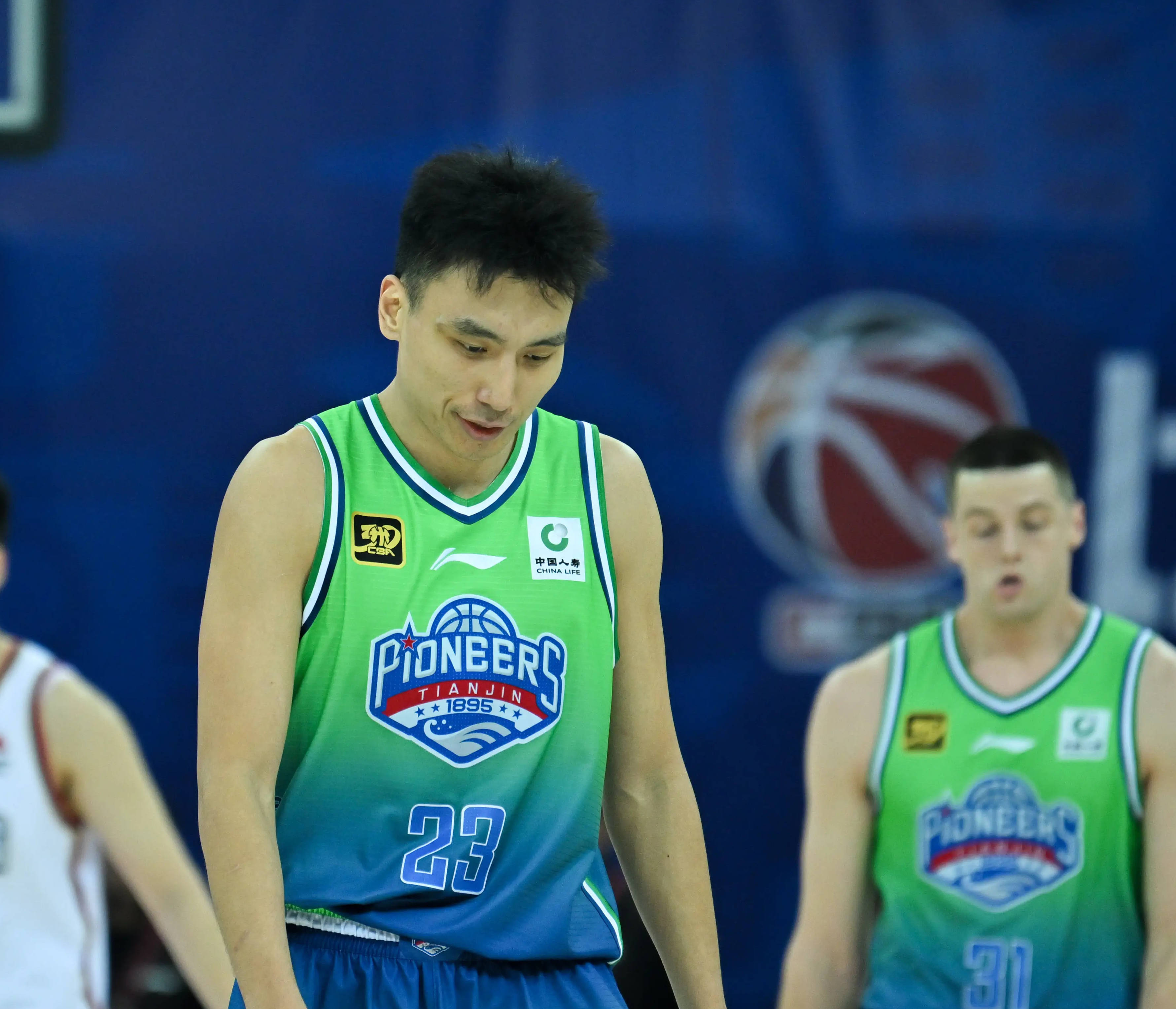 开云体育在线-天津男篮在近期比赛中斩获胜利，实力超群