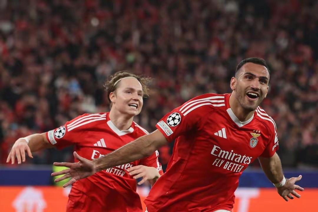 利物浦再战巴黎，萨拉赫梅开二度领先球队