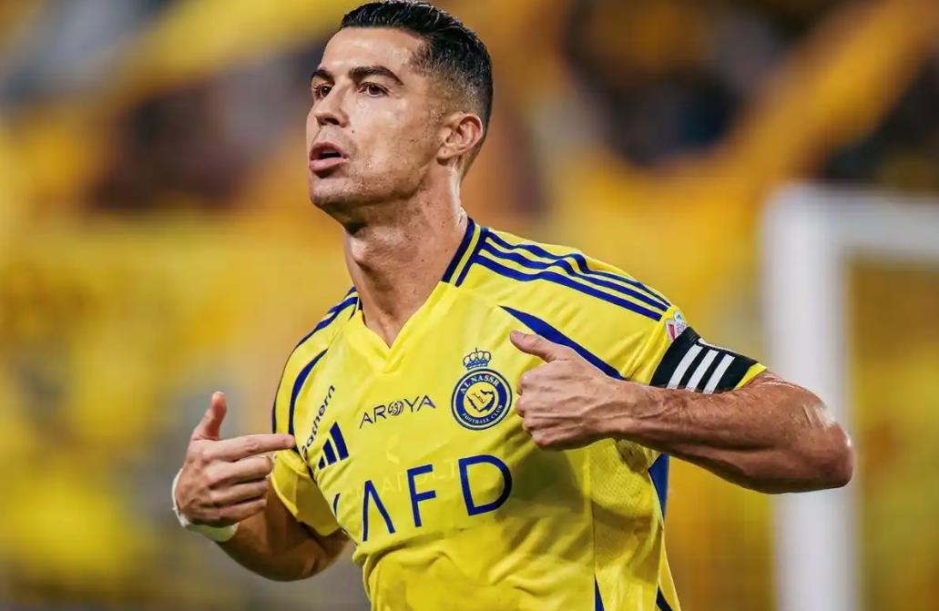 开云体育官方网站-关于汉堡球员斯特鲁斯因红牌禁赛一场的信息