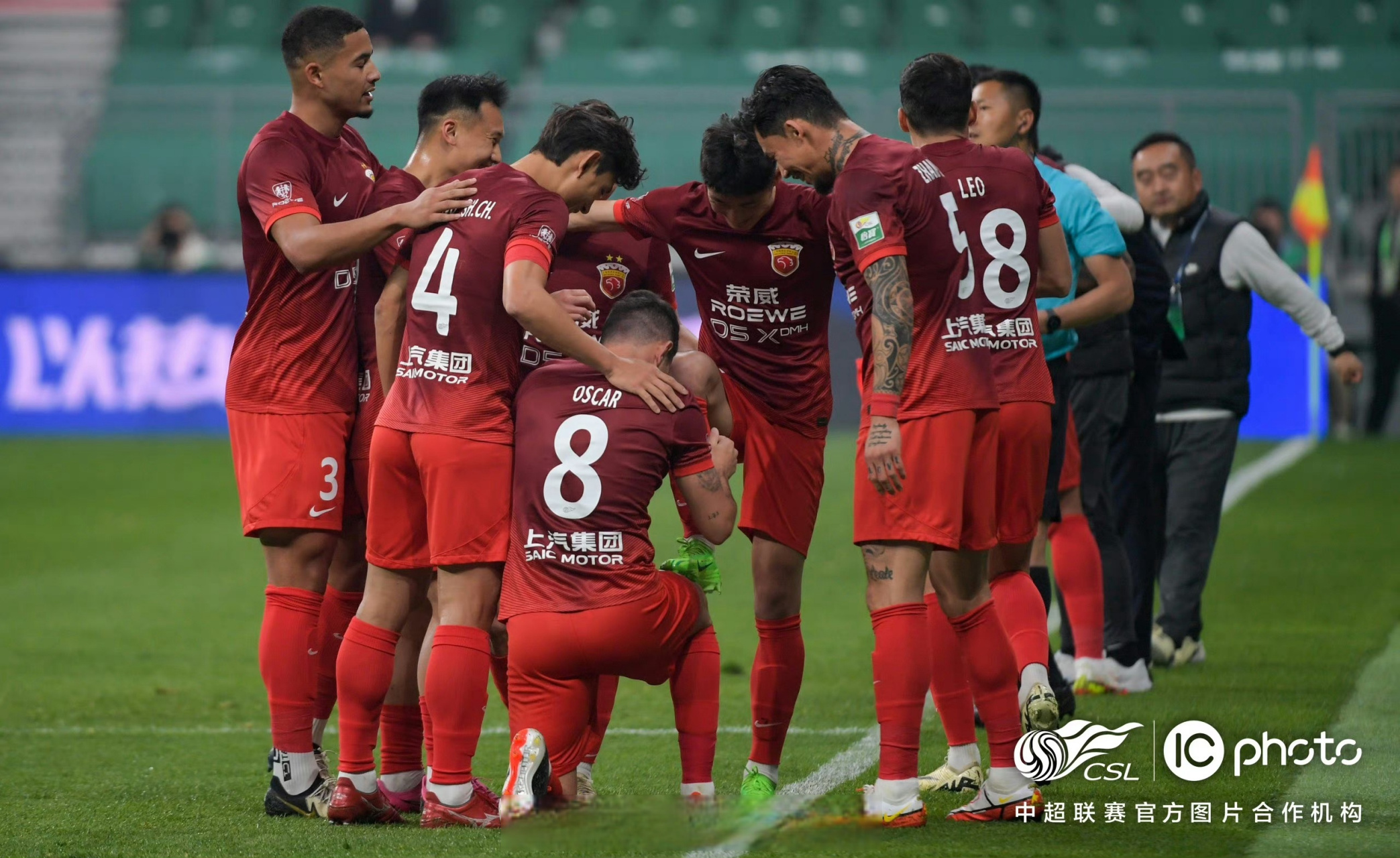 热门球队在近期比赛中实现完胜，进军决赛