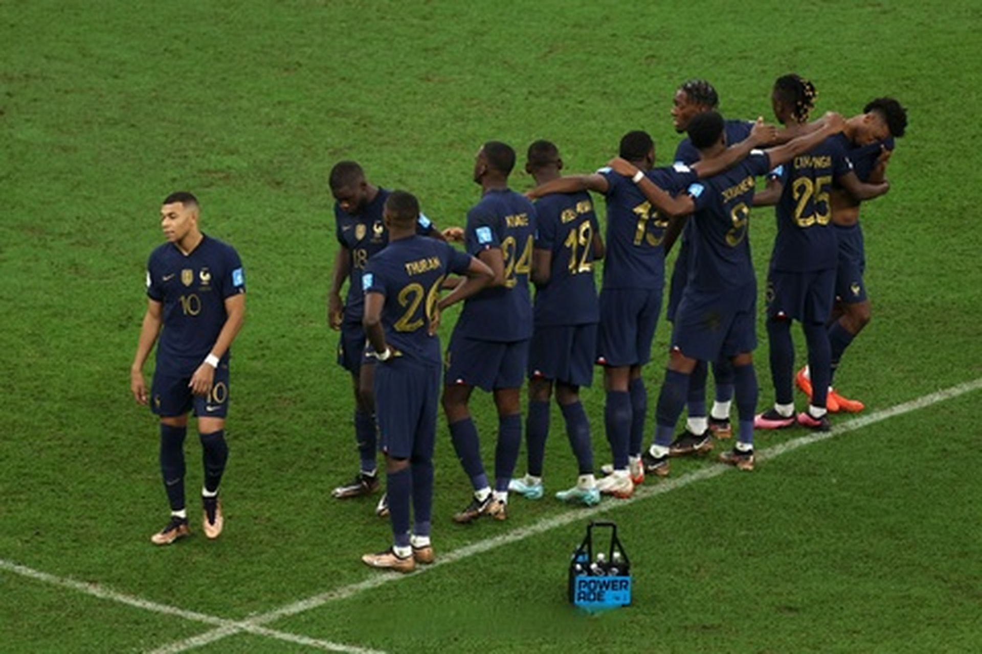 开云体育在线-非洲球队在北美比赛中展现团队合作