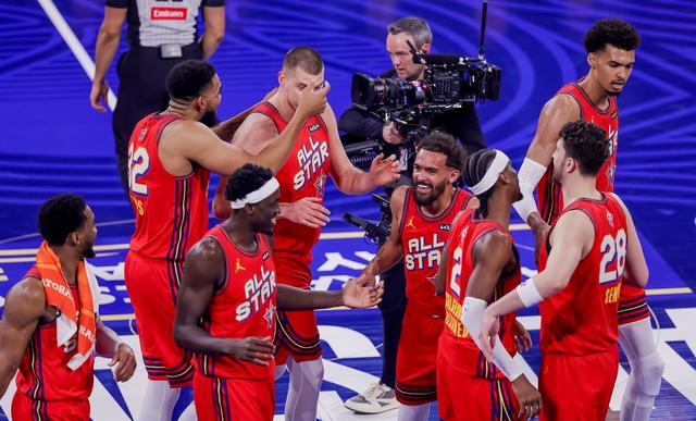 非洲球队在北美比赛中展现团队合作