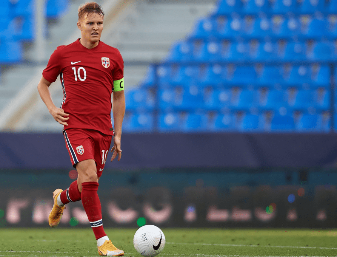 开云体育入口-包含挪威队在体操比赛中闪耀舞台的词条