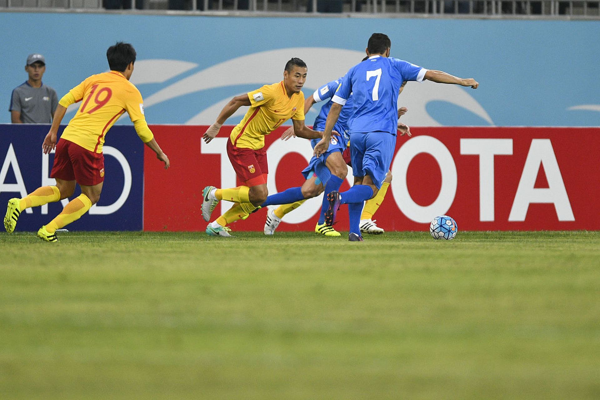 关于乌兹别克斯坦足球俱乐部取得连胜的信息