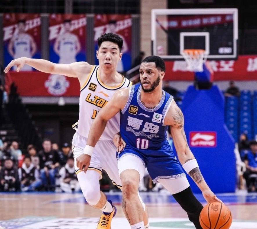 开云体育中国-广厦男篮失利，江苏队逆袭夺得胜利