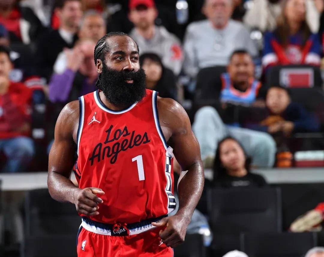 包含快船球员涉嫌吸毒被停赛，球队受影响的词条