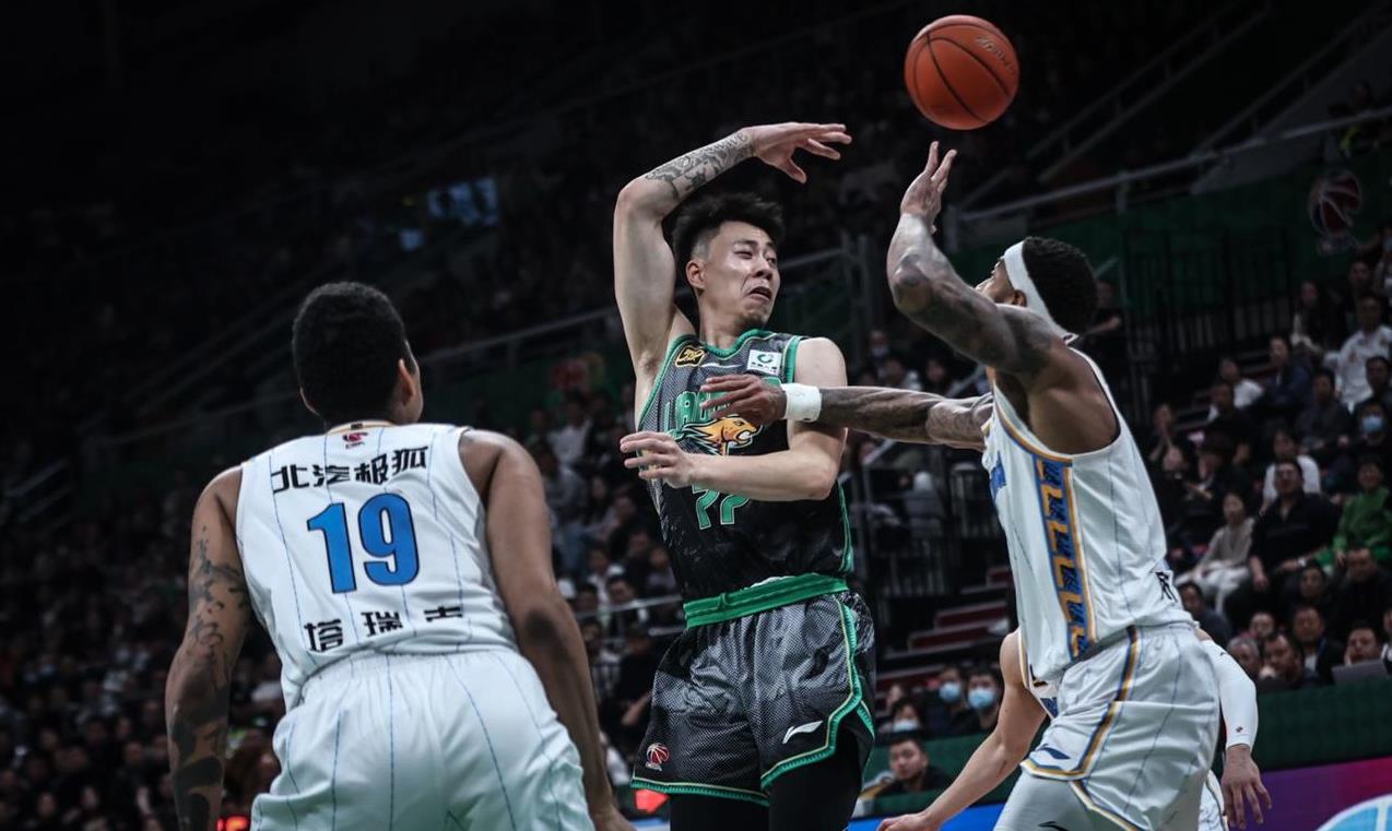 开云官网-辽宁队客场力克河南队，保持无敌状态