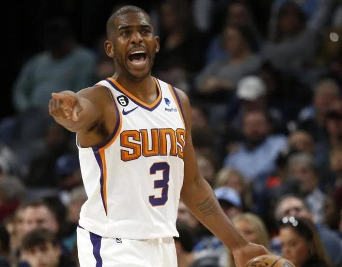 马刺队老将教授年轻队员经验分享