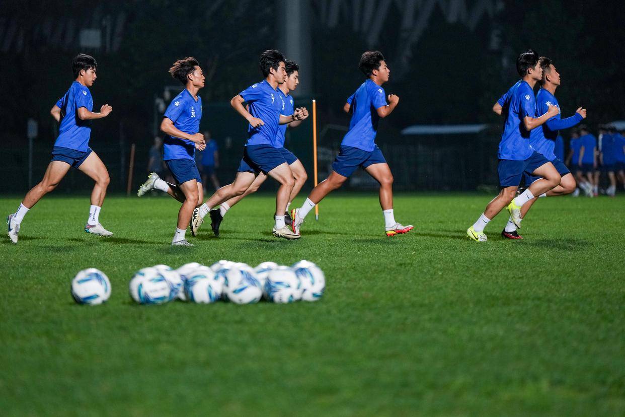 临近比赛关键时刻，球员们备战如火如荼的简单介绍