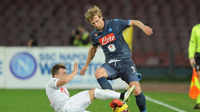 包含那不勒斯主场击败对手，争取连胜的词条