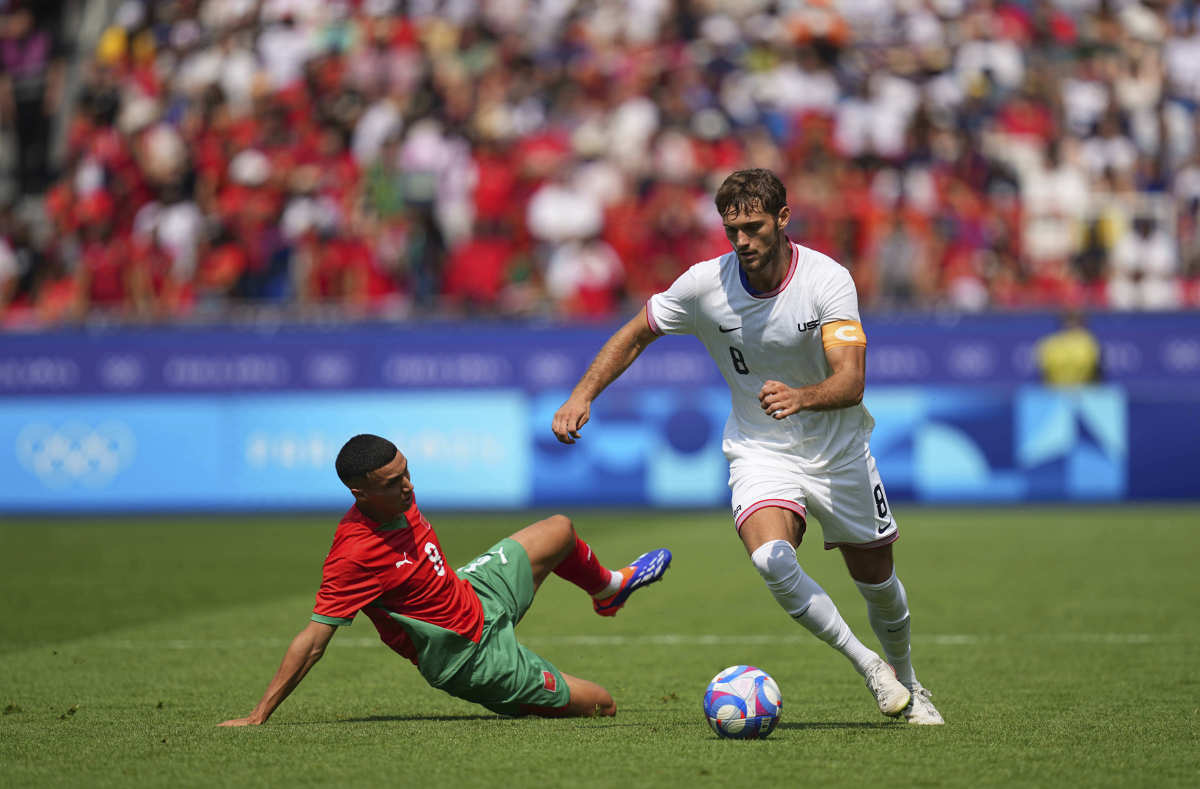 场上风云！国家足球队实力强劲，一举奠定胜局的简单介绍