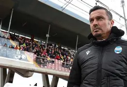 斯帕尔主帅贝卢斯基请辞，球队重创内忧