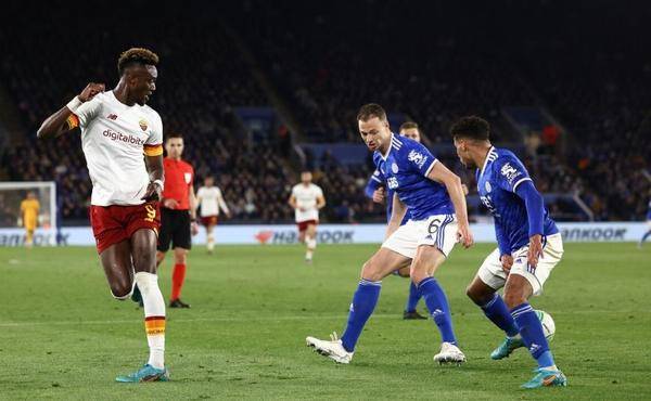 开云体育入口-杜塞尔多夫主场失利，欧战目标遥不可及