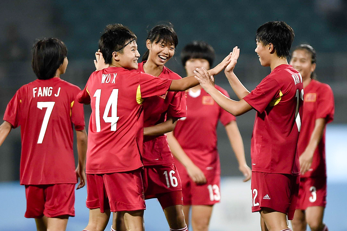 开云体育在线-运动员们在比赛中战胜对手获得胜利