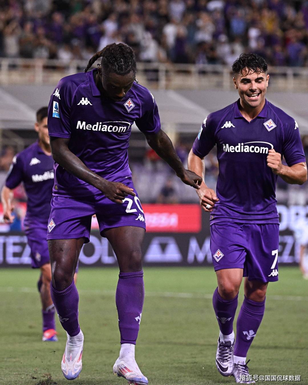 佛罗伦萨队在比赛中击败对手