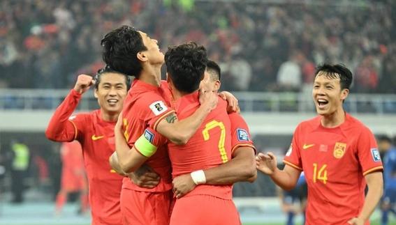 中国足球联赛备受瞩目，正在崛起为世界强队