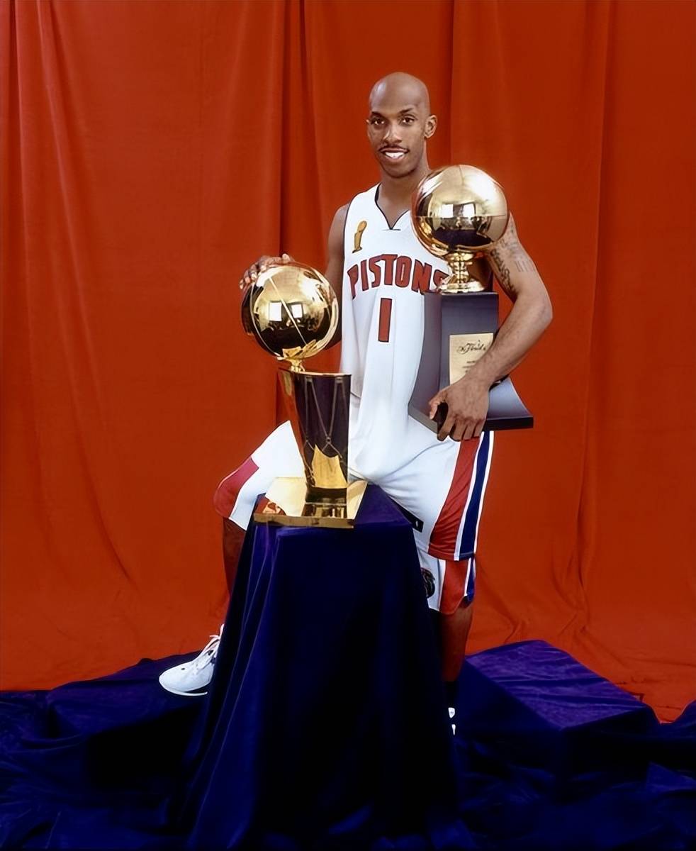 关于南美田径翘楚强势登顶，实力压倒对手轻松夺冠的信息