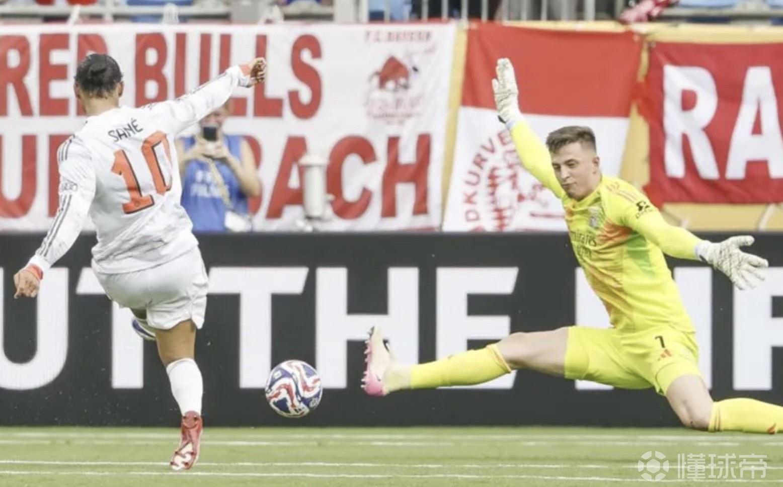 波尔多球队全队出击，赢得比赛的简单介绍