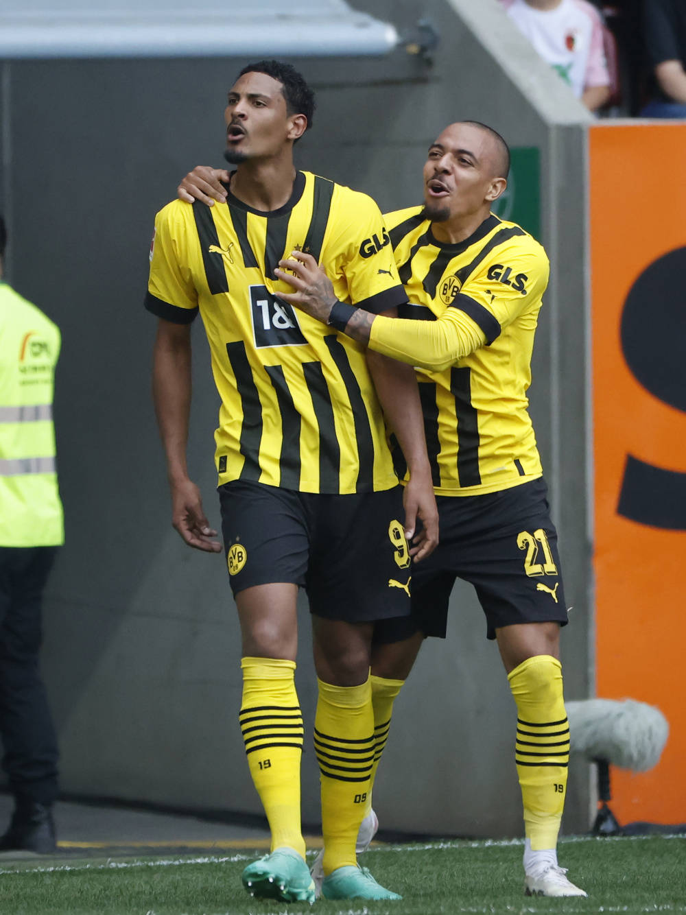 多特蒙德客场击败汉堡，稳住德甲前列