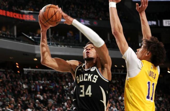 开云体育入口-湖人逆转小牛，浓眉分领先取胜