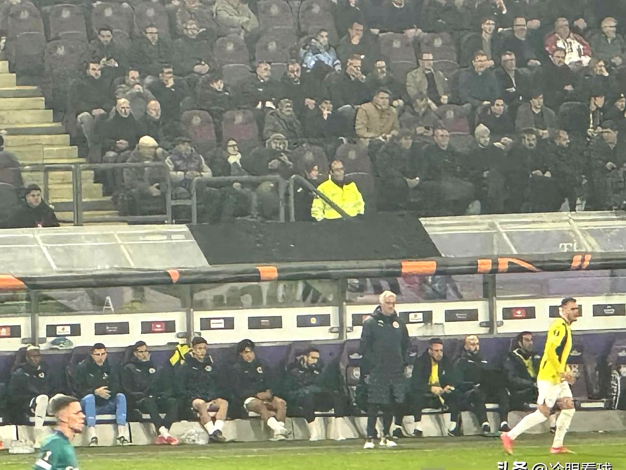 关于曼城狂胜对手，壮志凌云晋级淘汰赛阶段的信息