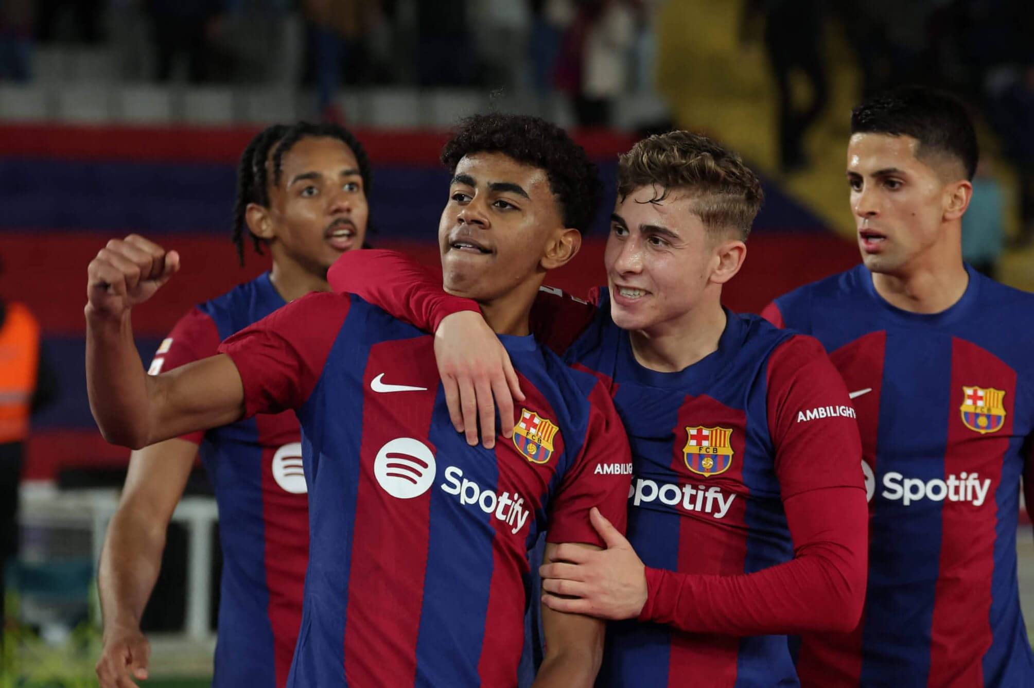 开云体育下载-巴塞罗那客场胜利，保持不败