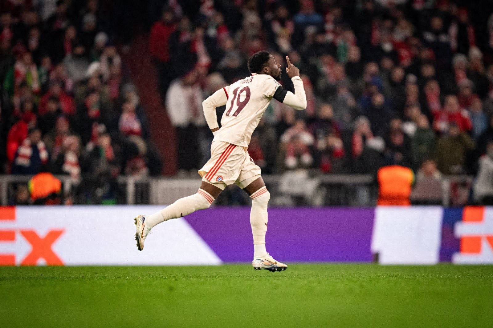 拜仁战平切尔西，双方遗憾晋级无望