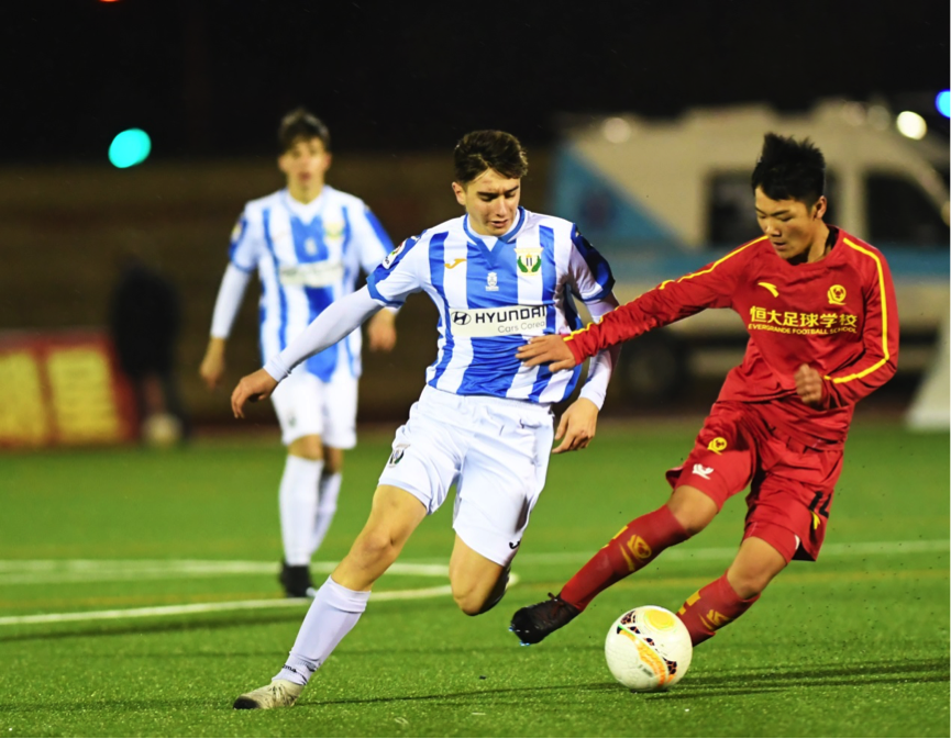 包含北京人和客场战平广州恒大，保持不败的词条