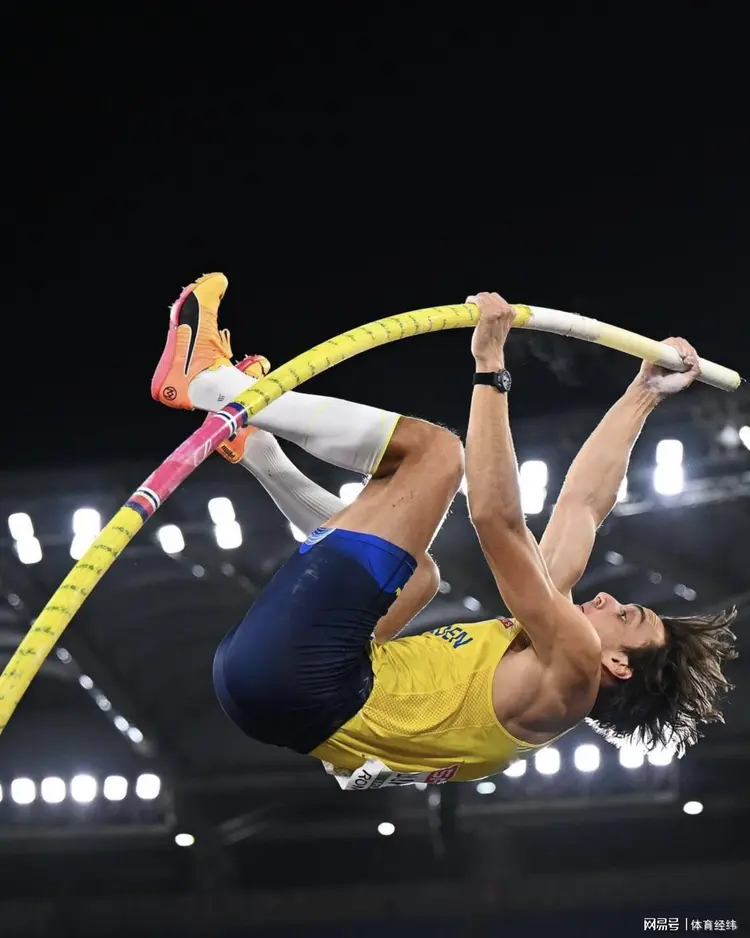 包含美国田径健将创下历史，获得冠军的词条