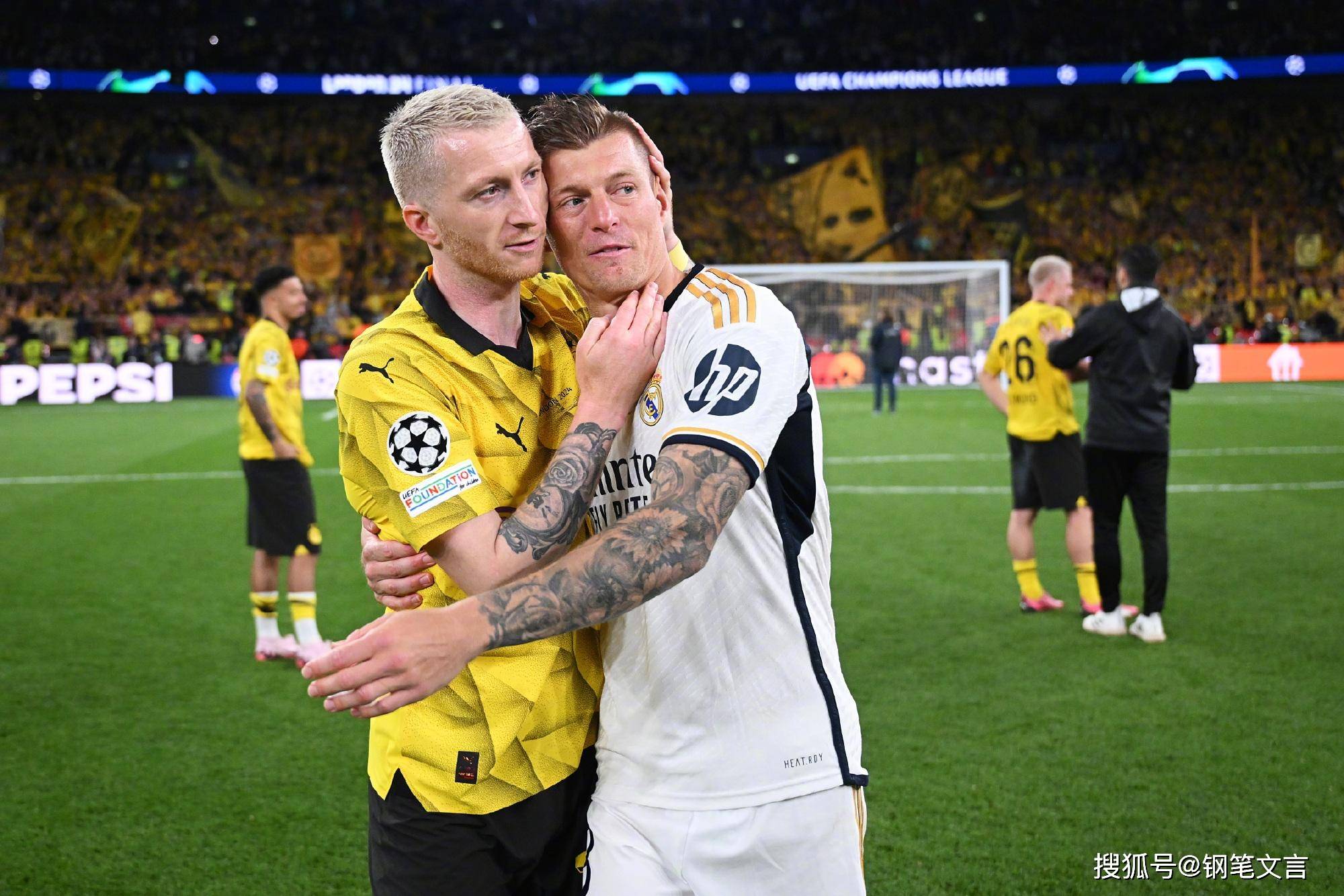 开云下载-皇马再现神迹，锁定欧冠决赛席位！