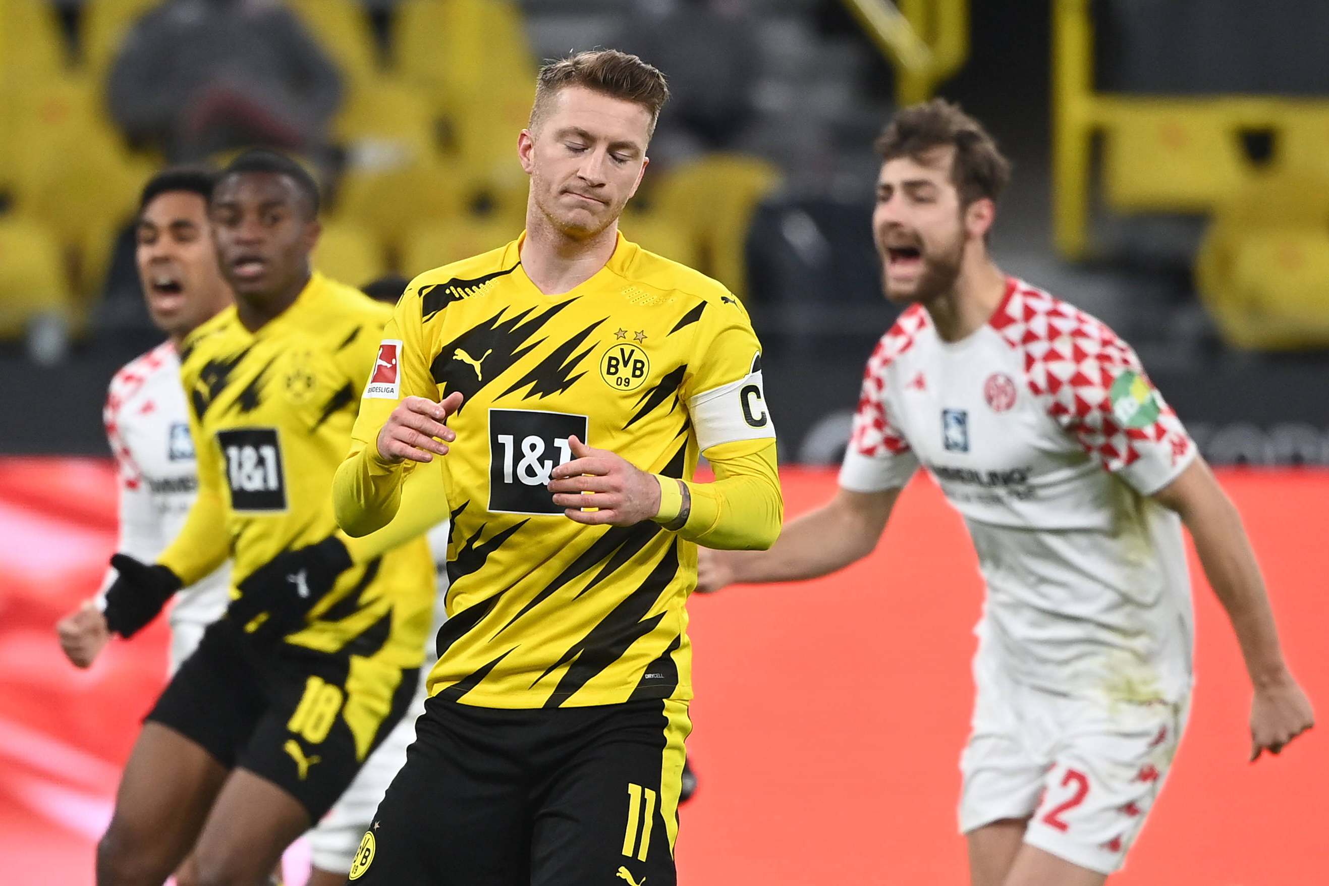 包含巴黎圣日耳曼将主场迎战多特蒙德的词条