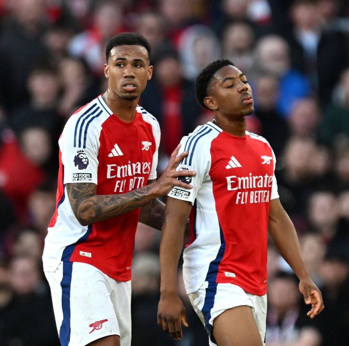 开云下载-伯明翰市连败惨淡，英超保级压力重重