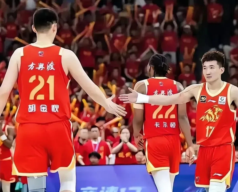 广厦王者之师再获胜利，季后赛前景一片大好