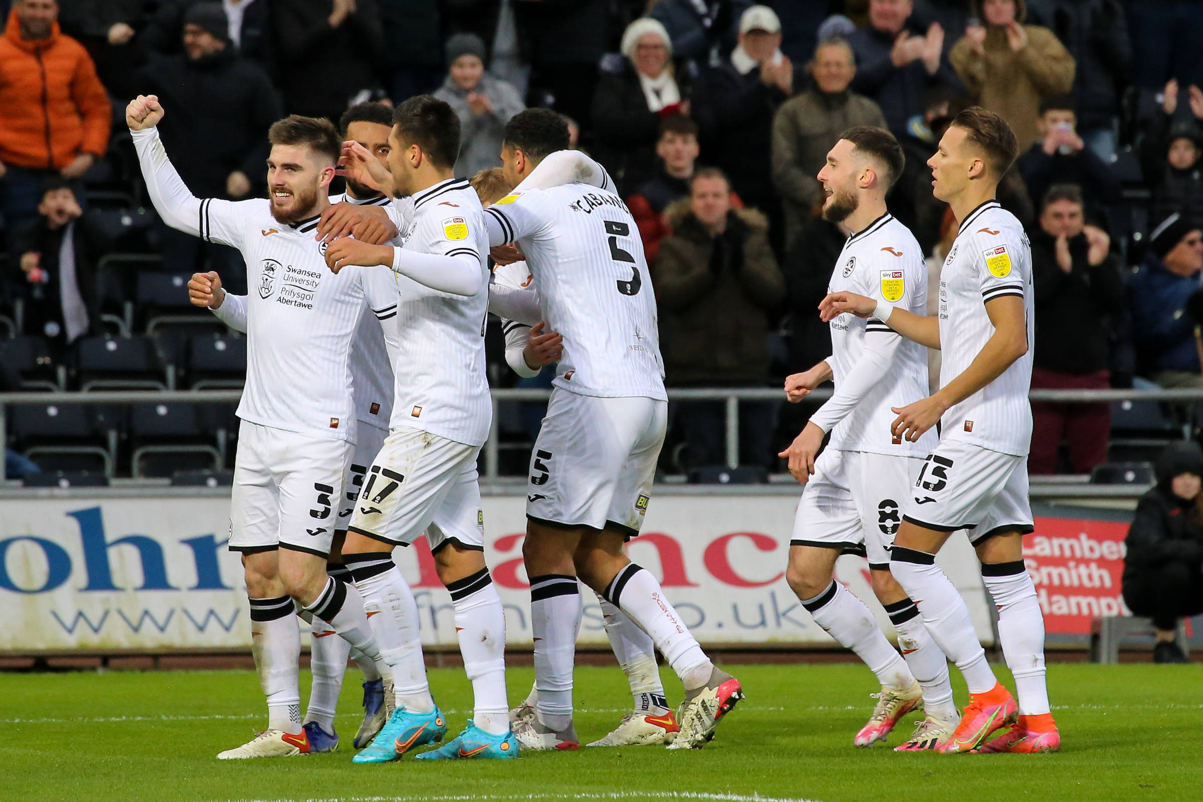 开云体育登录-普利茅斯主场取胜，排名得以提升的简单介绍