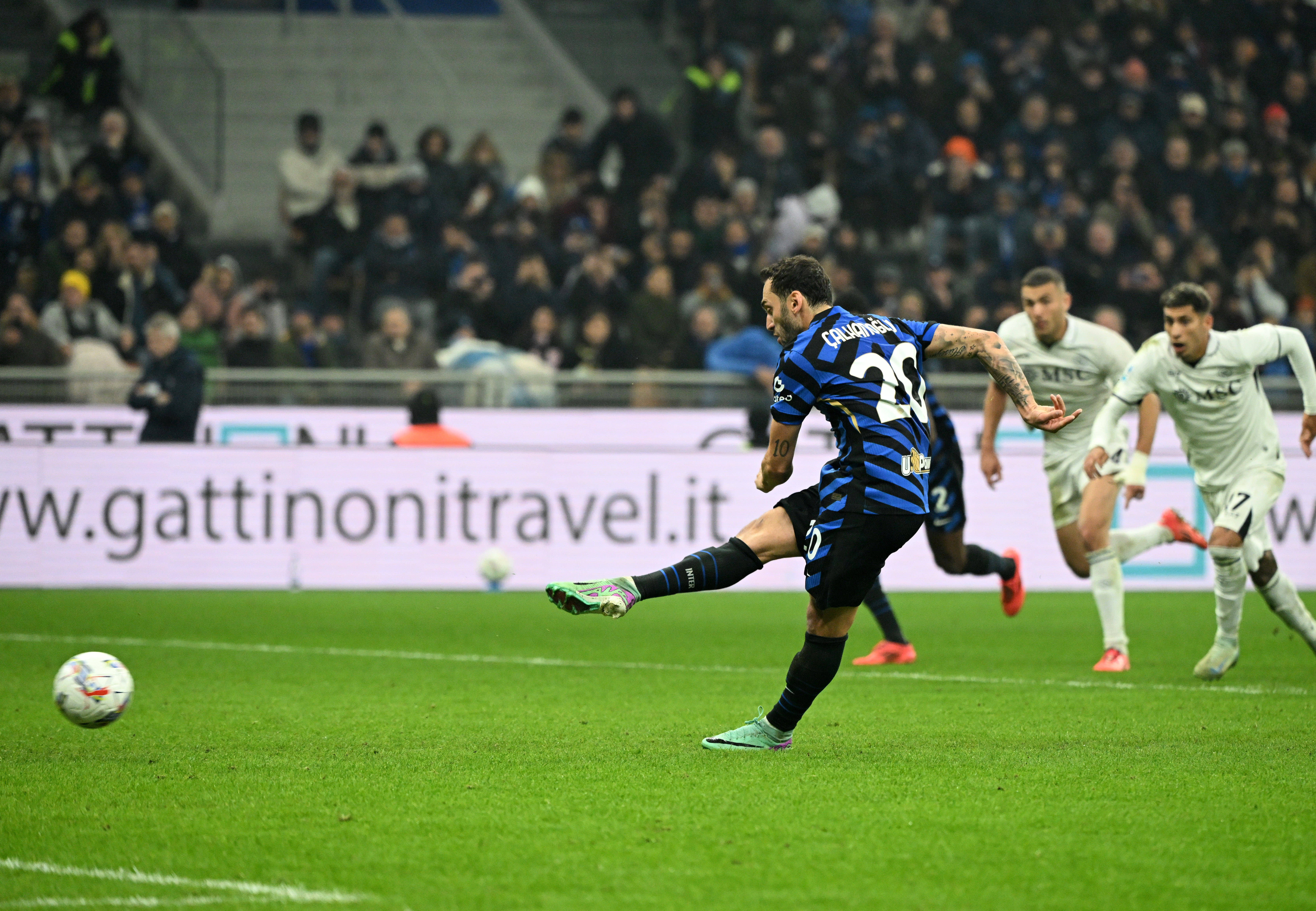 开云下载-佛罗伦萨遭遇逆转，状态下滑