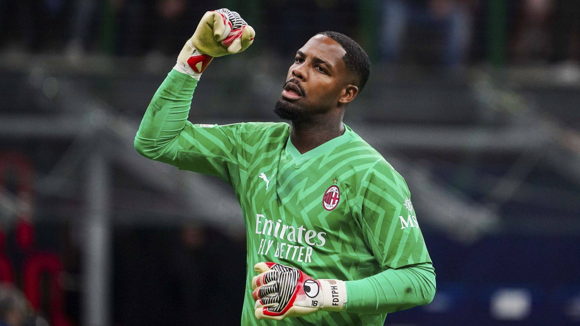 丹麦主教练赞誉门将：是比赛中最亮眼的球员