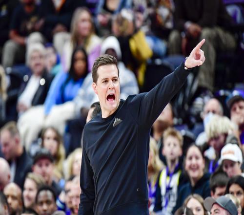 爵士主帅战术奏效，成功挡住对手反扑