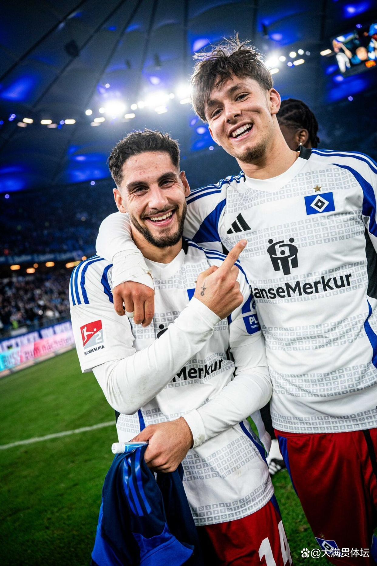 荷兰队大胜汉堡队，取得惊人的胜利