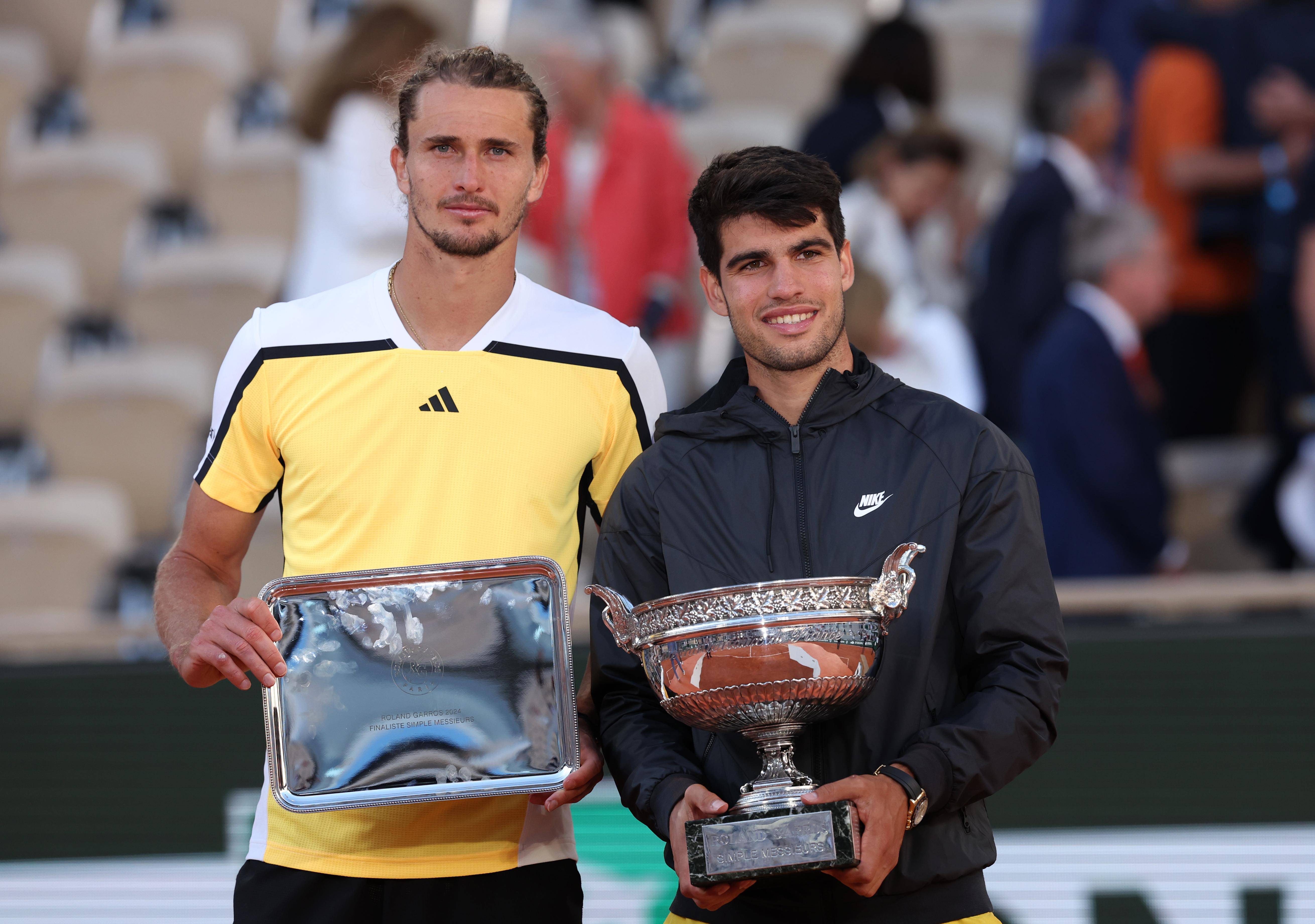 包含法网横扫ATP总决赛，阿尔卡拉斯扛起全队的词条