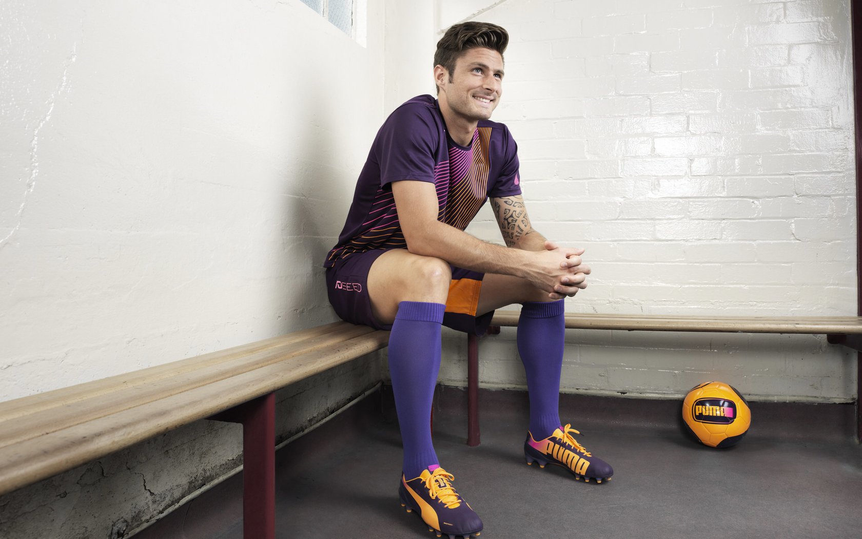 开云体育平台APP-在沙漠与绿洲之间，楚阿梅尼加冕中场之王的足球史诗